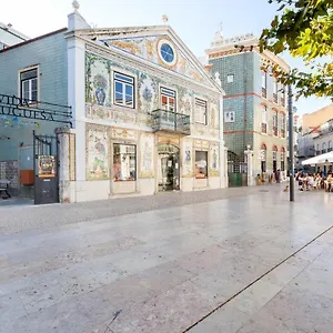 Bright 2 Bedroom With Parking In Lisbon